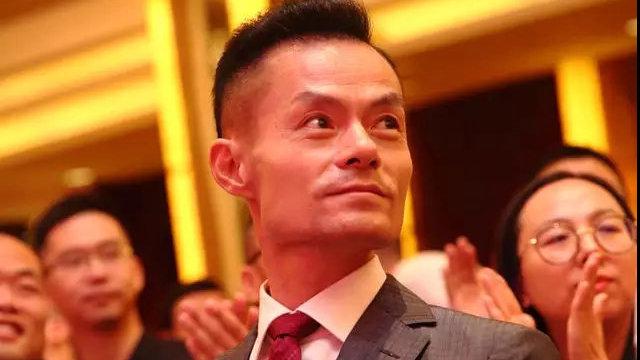 傅海棠先生的十六字箴言“重仓猛干、浮盈加仓、技术分析、频繁交易”广为传播。 
这