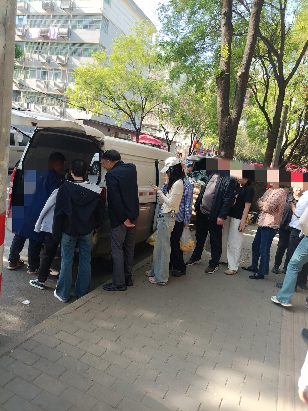 晒出你的本地生活这年头，脑子不好使还真赚不了钱。[灵光一闪]
昨天路过西安南郊一