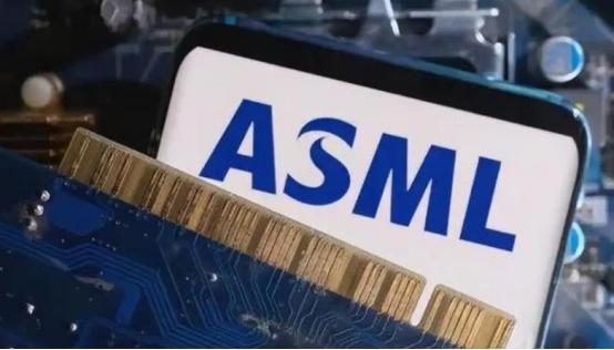 荷兰成了第一个被“祭旗”的欧洲国家！
 
明眼人都看得出来，这不是拉架子，而是“