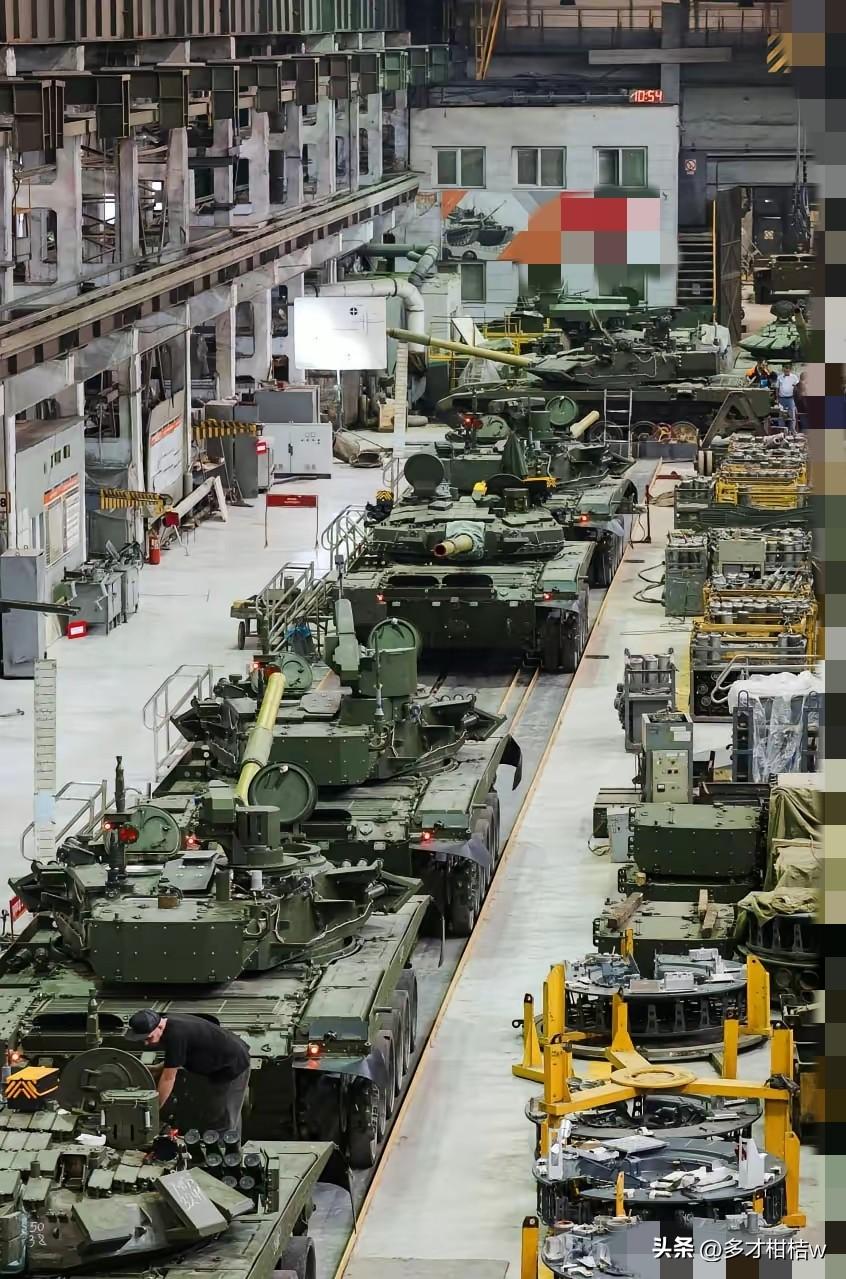 在改造升级还是制造新坦克上面，可能不少人觉得改造升级旧坦克在经济上合适一点。
