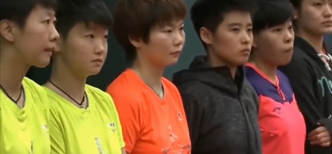 孙颖莎进入国家一队八周年  时间过得真快呀，眨眼间孙颖莎进入国家一队已经八年了。