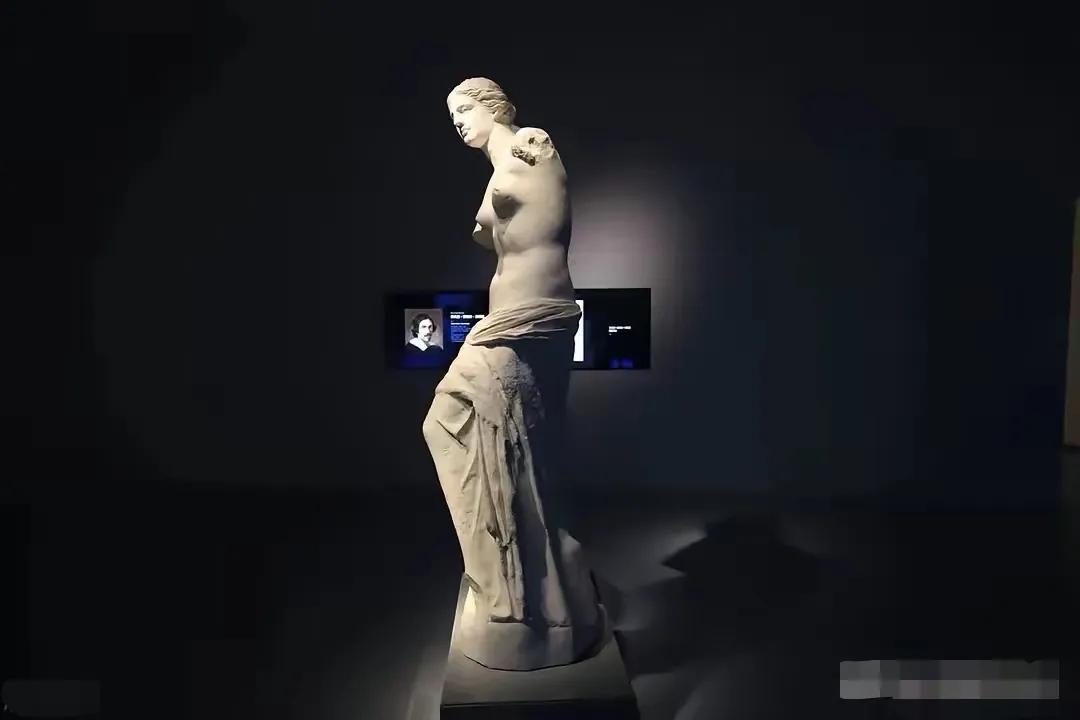 湖山信是东南美，
一望弥千里～🌺