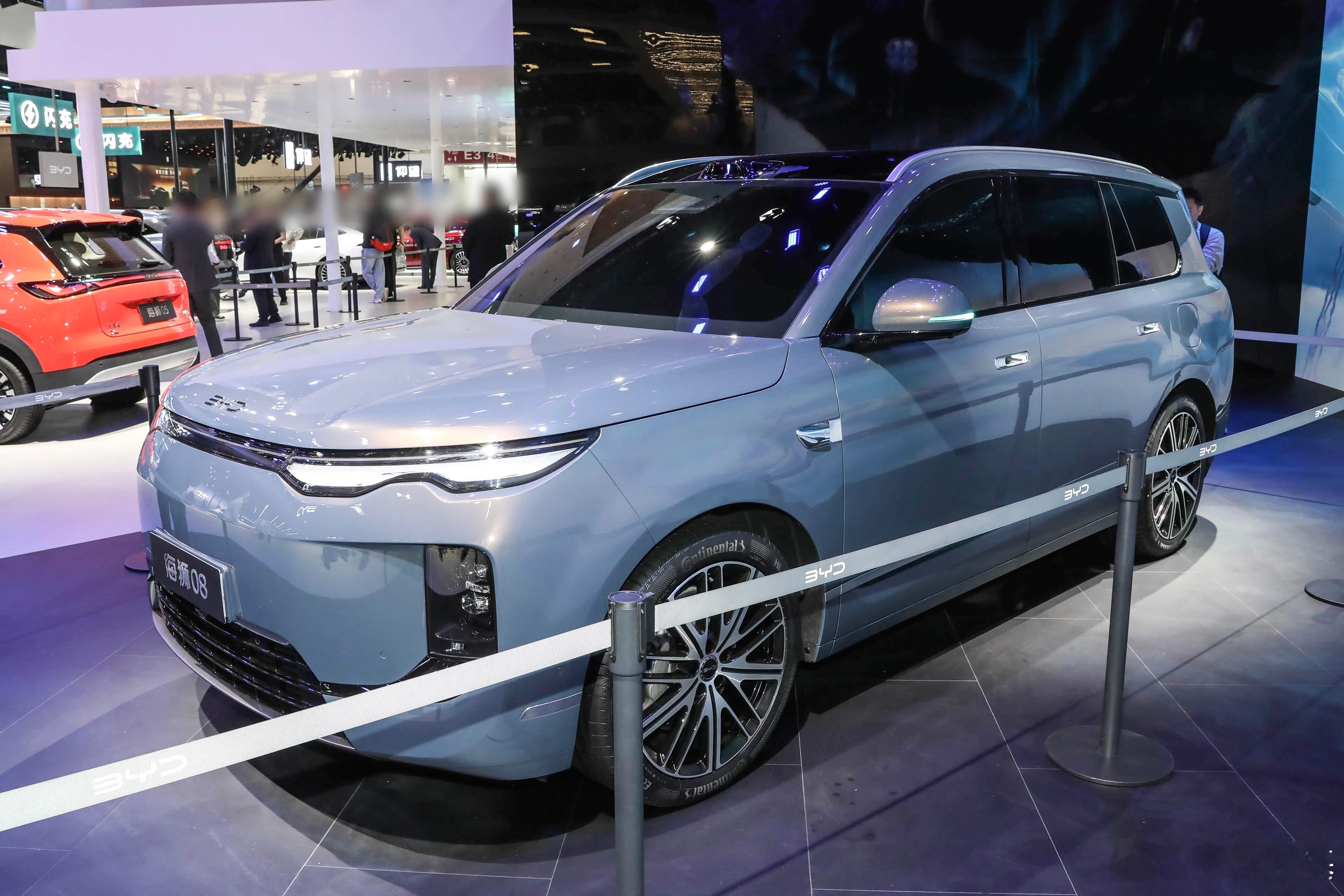 比亚迪海洋网一年多前就宣布打造独立MPV。我开始以为会是王朝网夏的同平台产品，毕