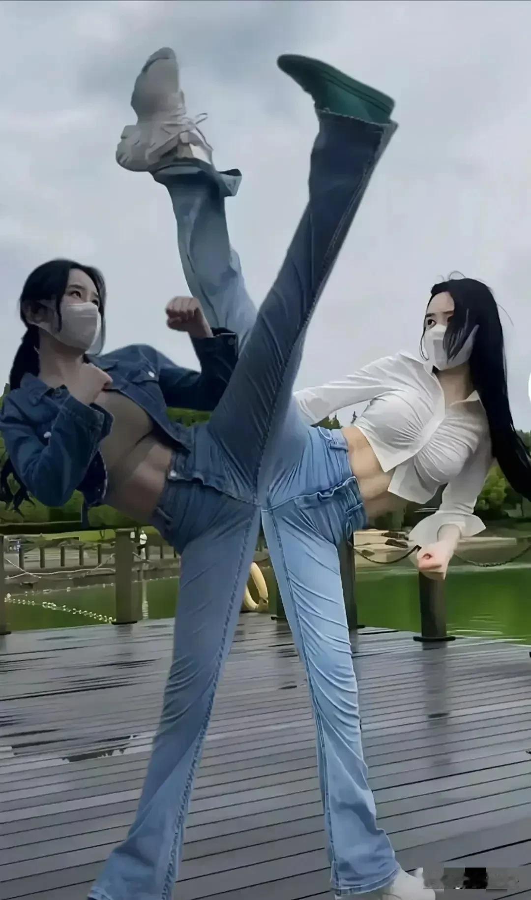 用一个成语或者一句话来形容这样的比武场景应该怎么说？
#跨年幸运签# #评论区晒