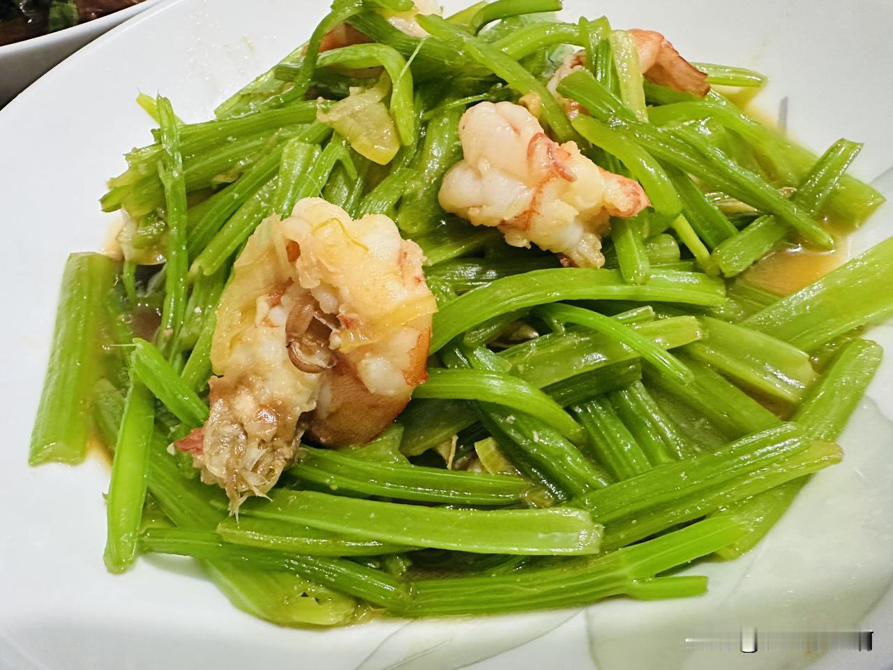 老爷们打包，我做饭。
右手脖子从南方回来疼的厉害，也不知道是不是在千户苗寨那晚下