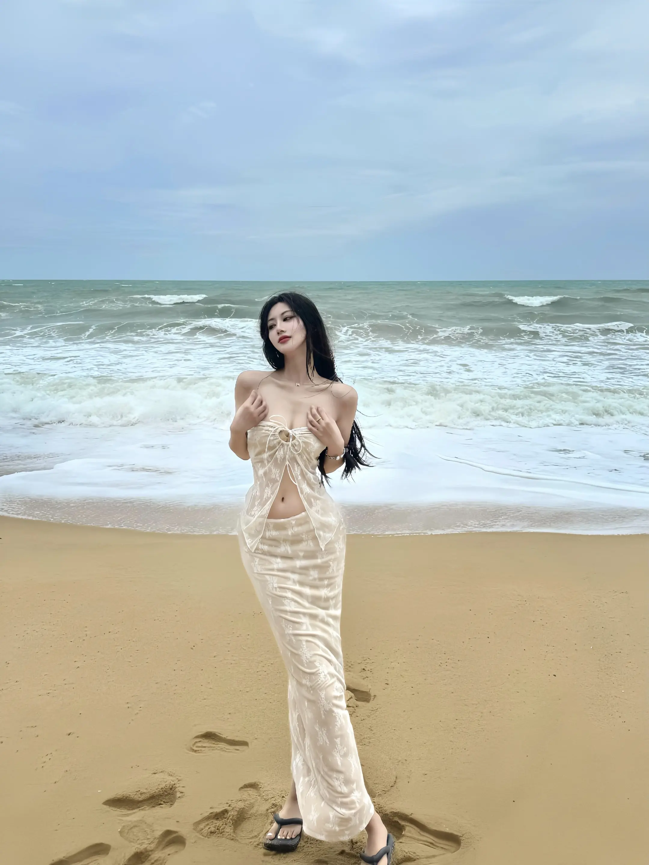 阳光、沙滩、泳池和我☀️ 把快乐穿在身上， 把自由揣在兜里， 今天的人...