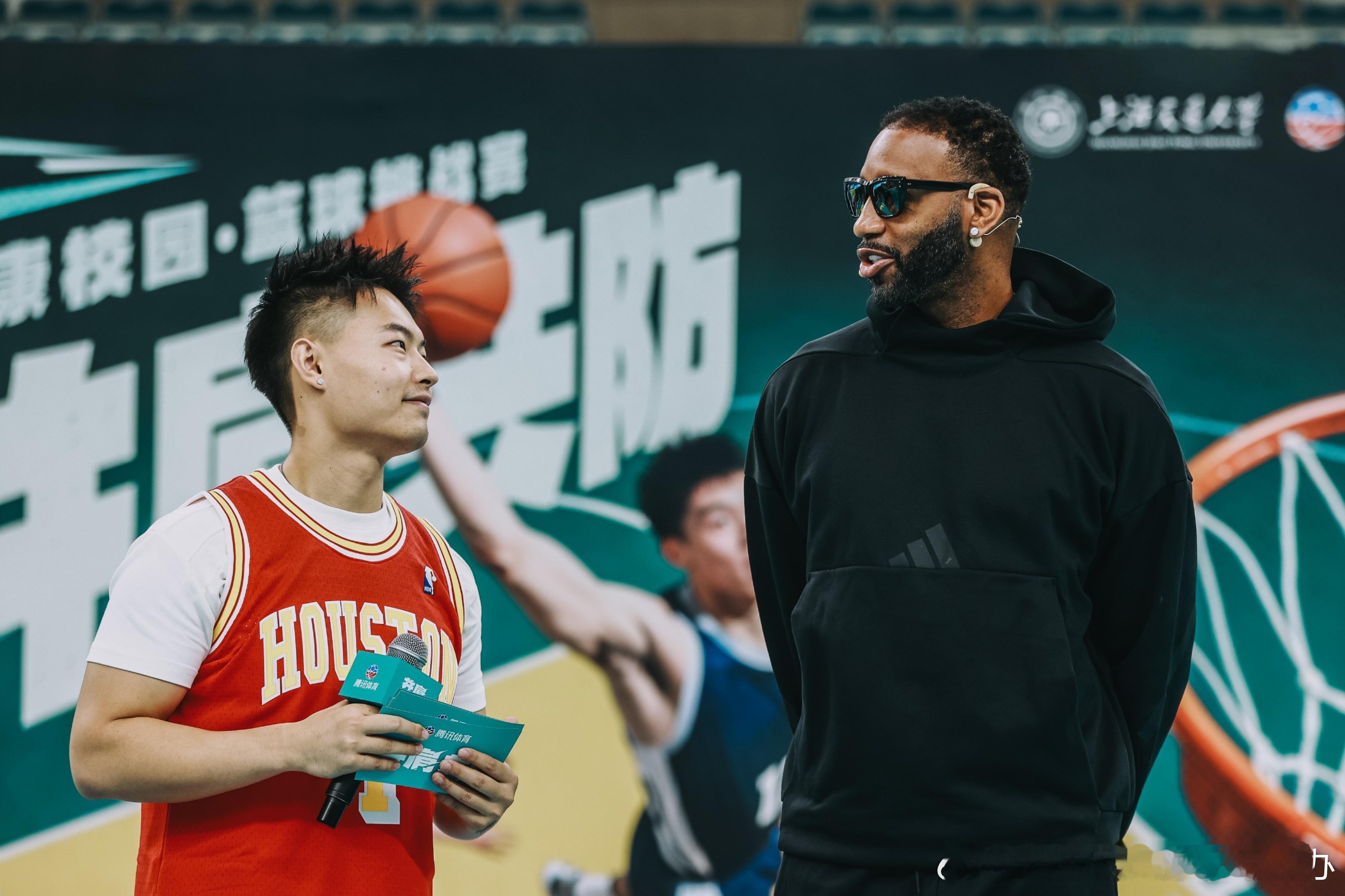 HPV科普遇见麦迪校园行体育活动健康先行，今天NBA传奇巨星麦迪空降健康校园·篮