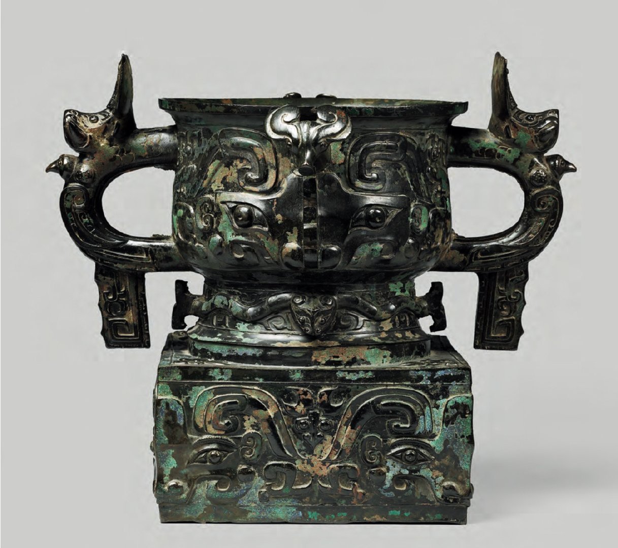 Nelson-Atkinson美术馆藏西周遽伯睘簋 的老照片。图4还有方座内部隐