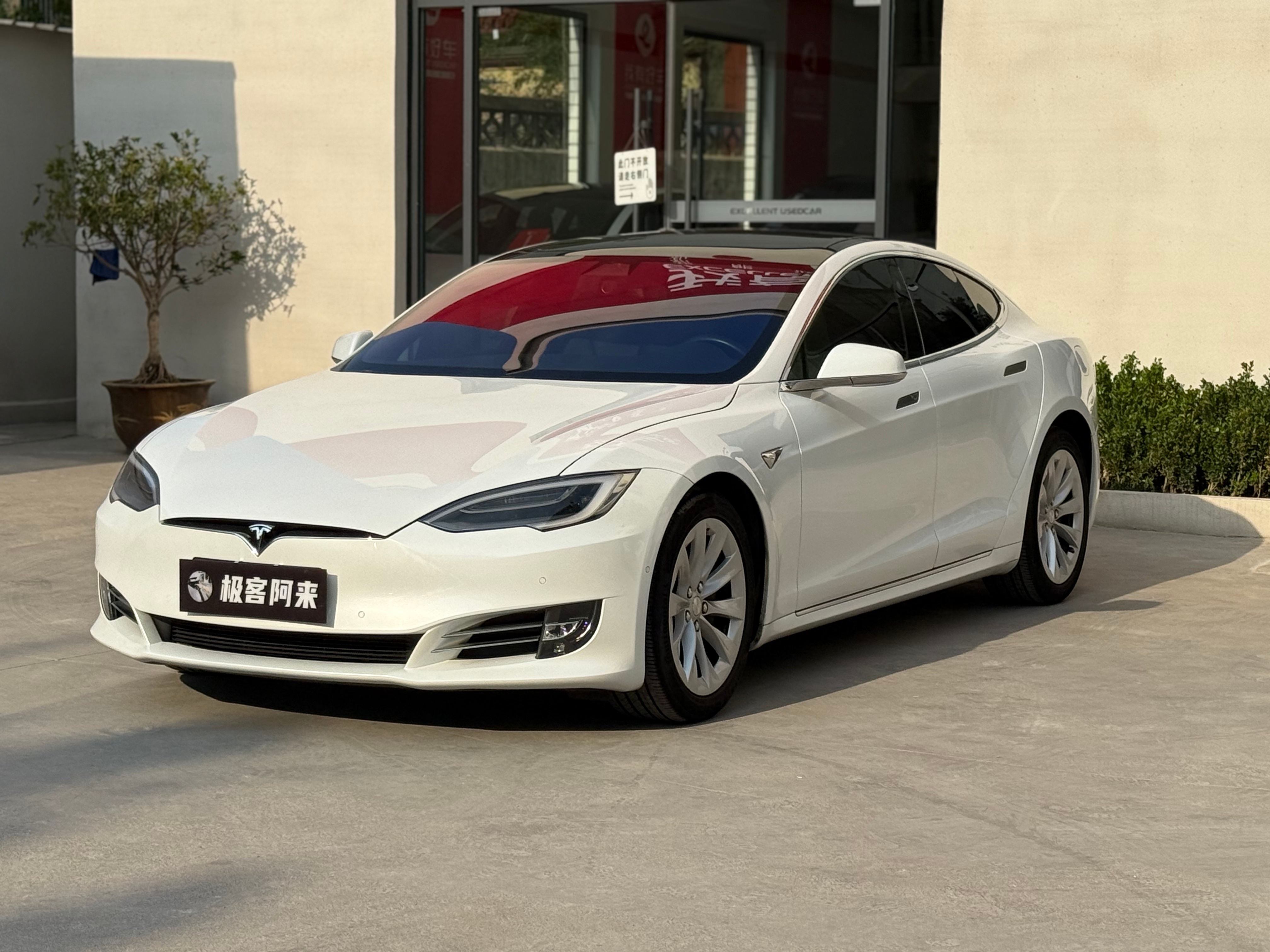 最新到店 特斯拉Model S/X 75D价格都仅需10几万喜欢的欢迎私信我特斯