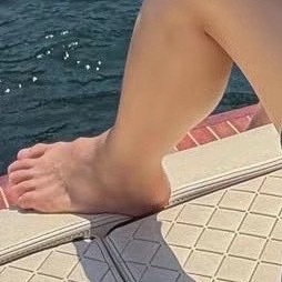 防着点他自己吧 