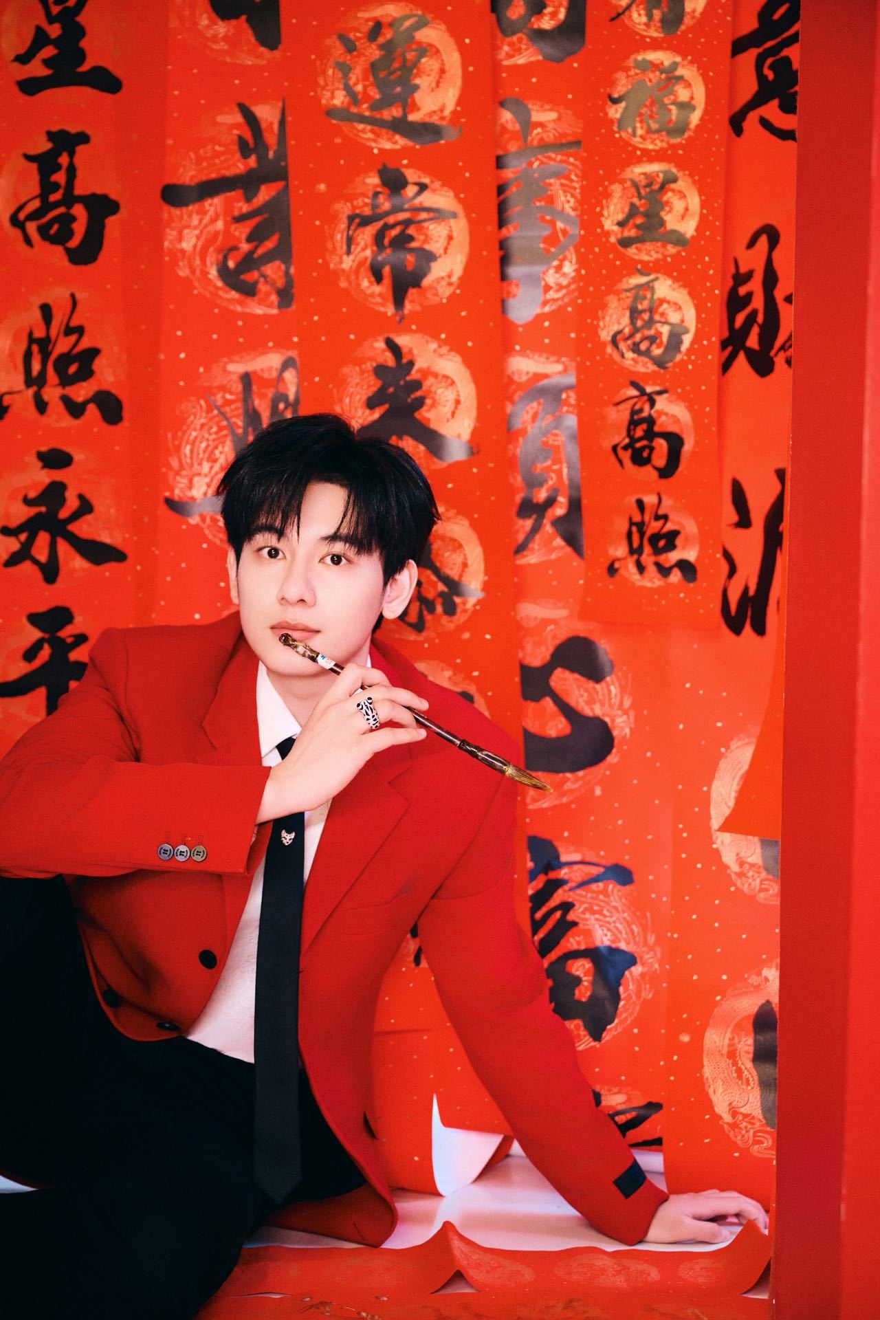 胡先煦首登春晚胡先煦说春晚有新有旧 胡先煦的春晚陪伴感拉满！从团长到列车长，从容