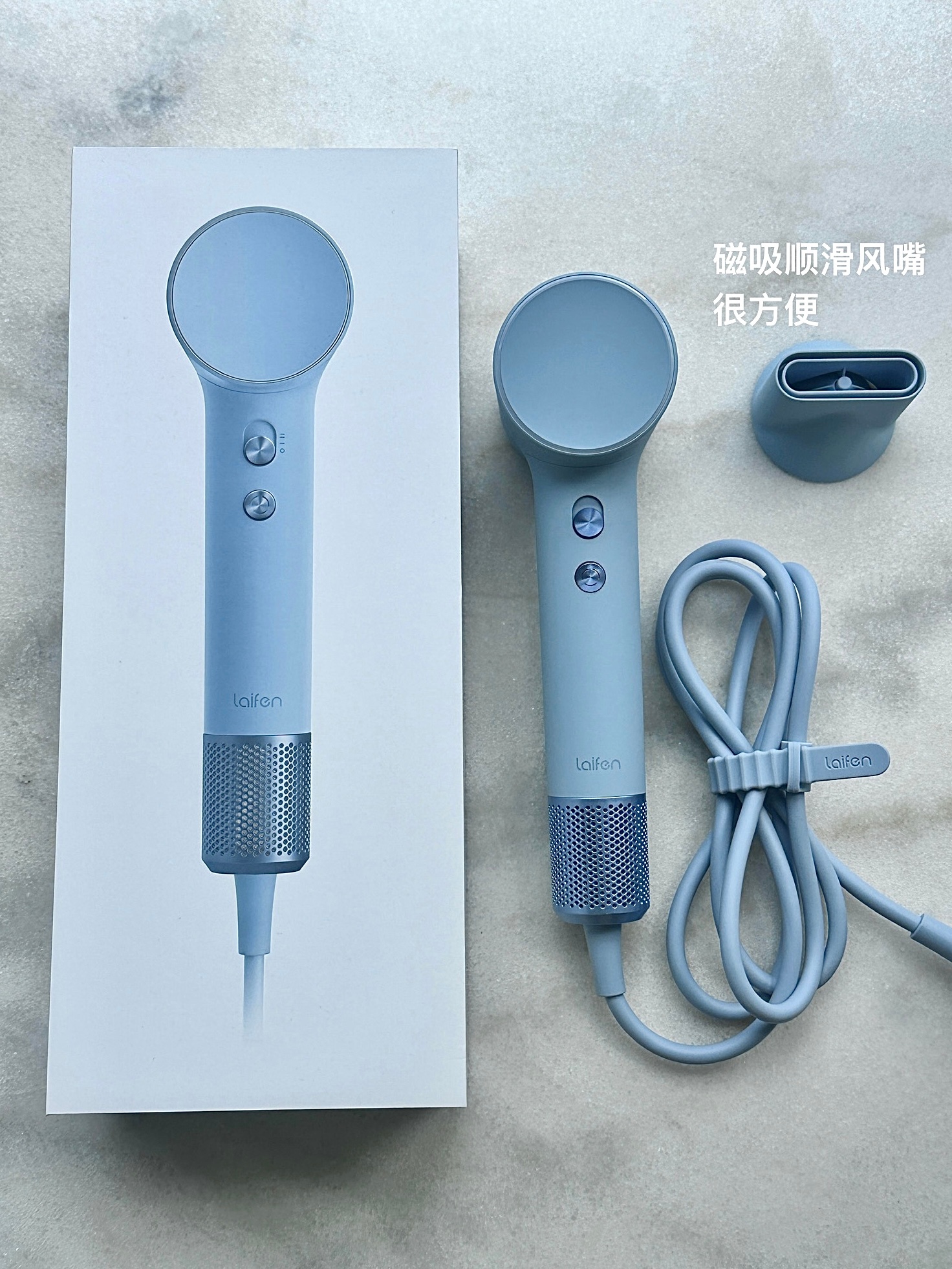 出去旅游当然要出片，发型不在线照片就全毁。黑长直真的能加分，所以我特别注重养护。