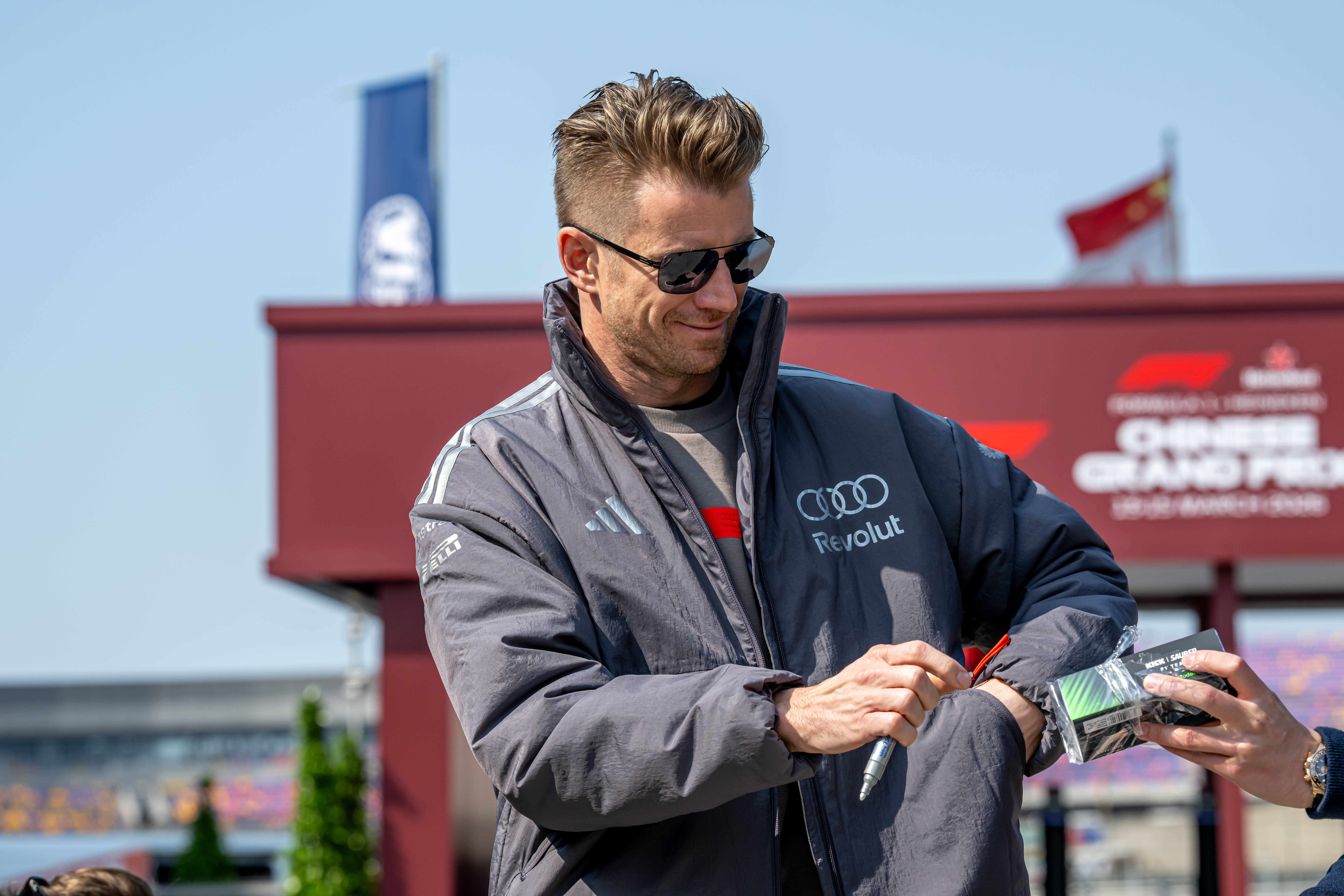 围场最性感老叔 Nico Hulkenberg 今日出席F1中国赛媒体日，三倍的