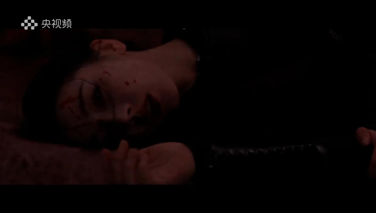 人枭对决燃动期待！《枭起青壤》定档11.22解锁东方奇幻盛宴
 
当霓虹灯光扫过