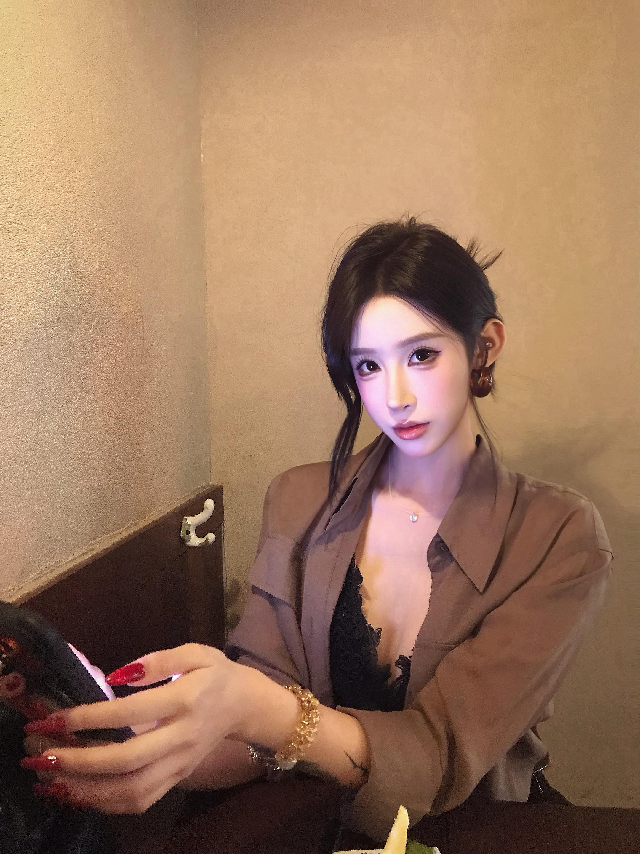 天真以为是他的独特品味