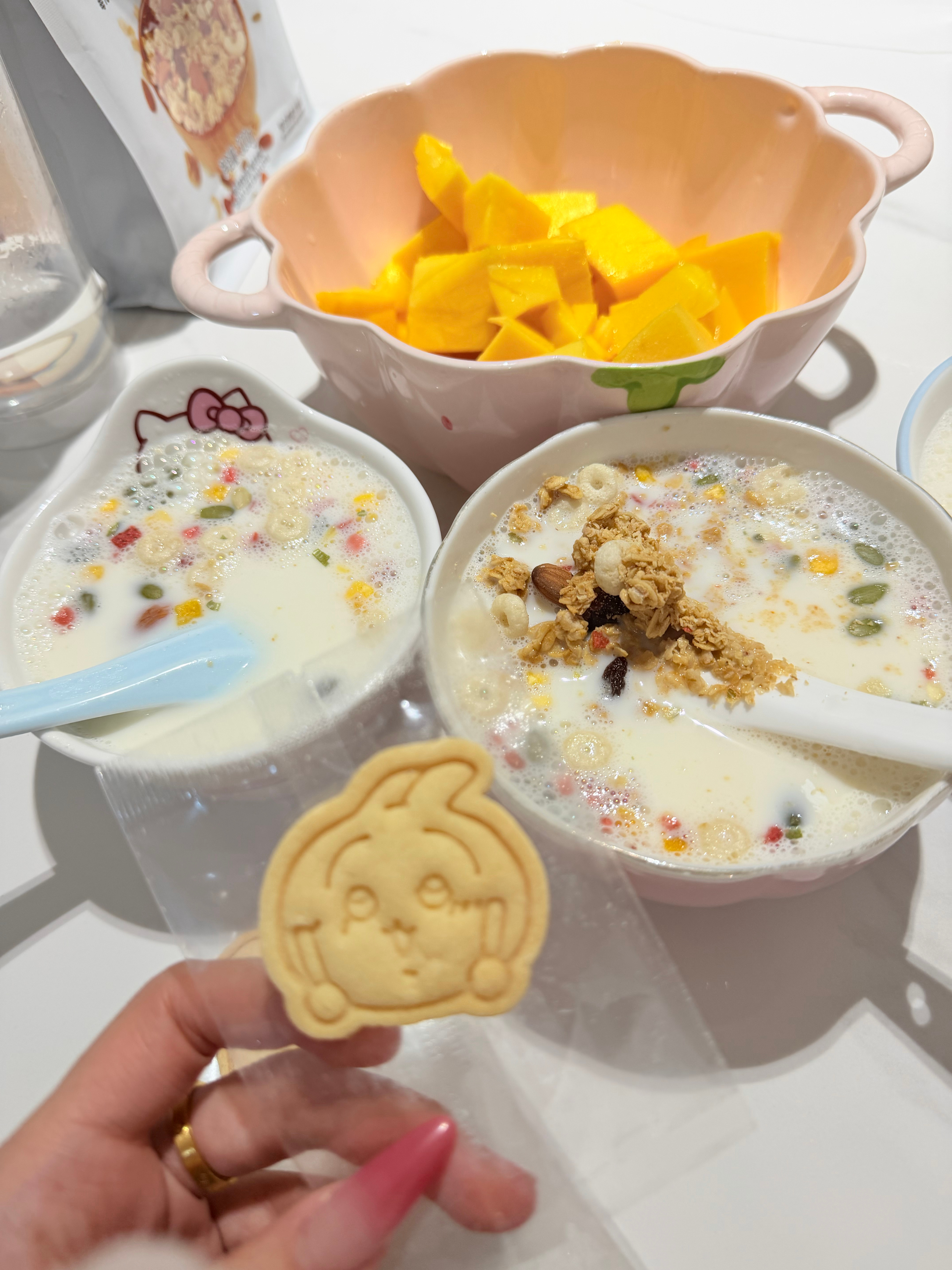 晕晕宝宝寄的自己烤的饼干 好好次！ 