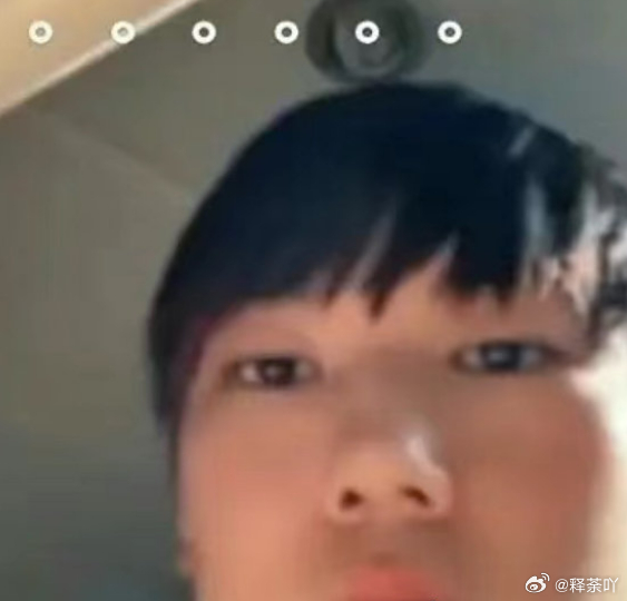 当TES拿下HLE的时候，哥哥会清算所有人，等吃完到美国的第一餐，都给我等着！J