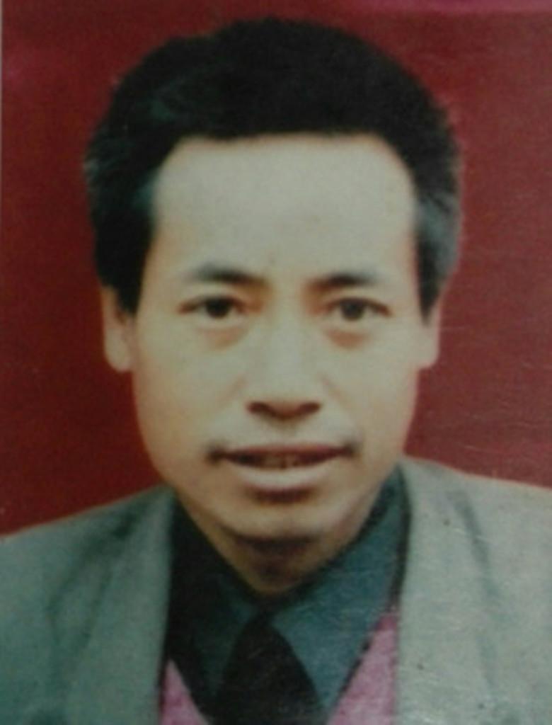 2000年，山西男子收养精神失常的乞讨老太太，这一住就是16年。后来老太太生病了