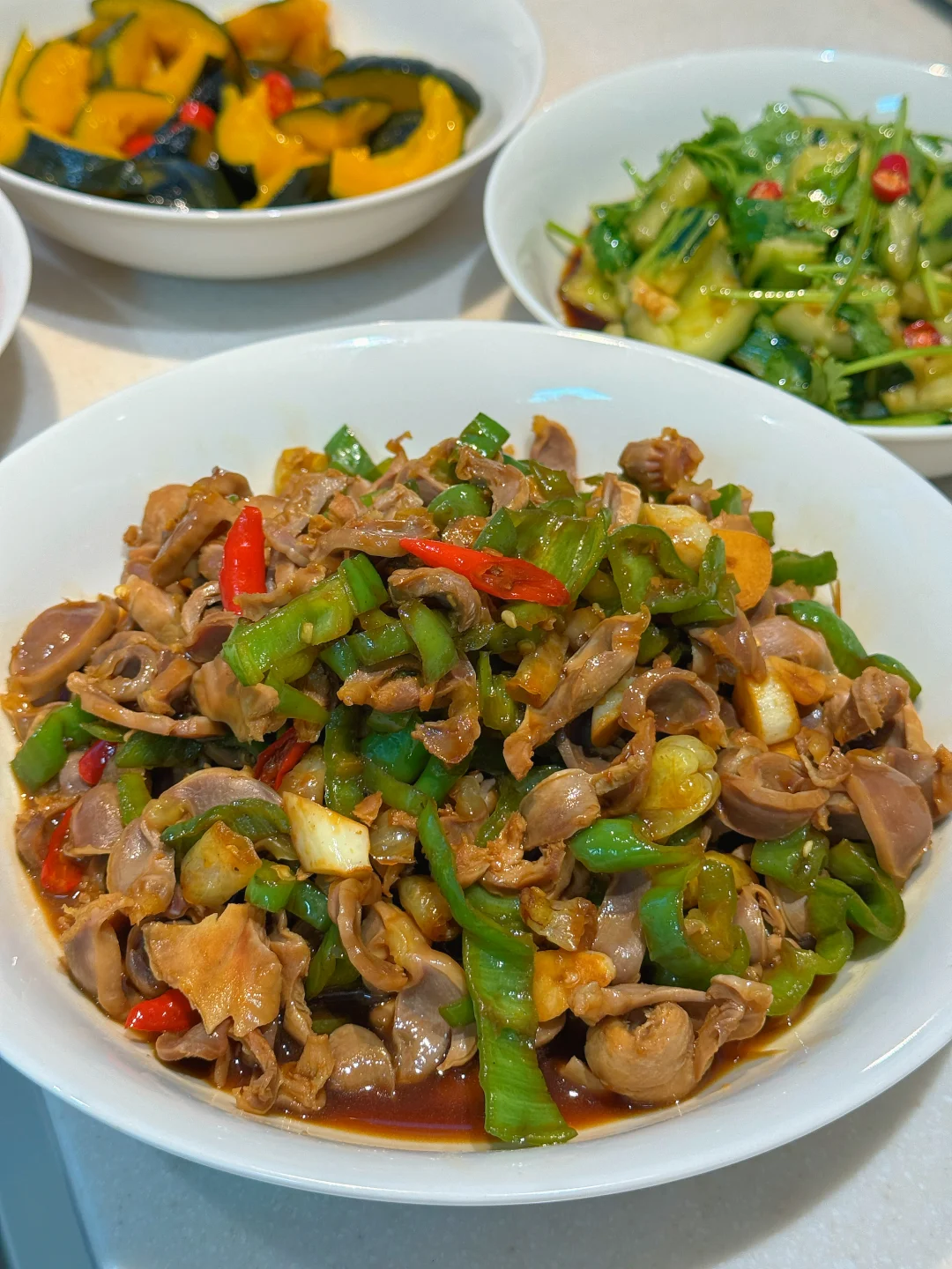 台风天美美吃个酸辣鸡胗🌶️