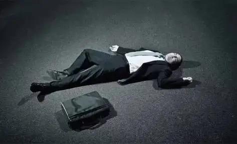 好，我直接按你给的核心观点 + 长江日报官方热点，写成一篇 500～700 字、