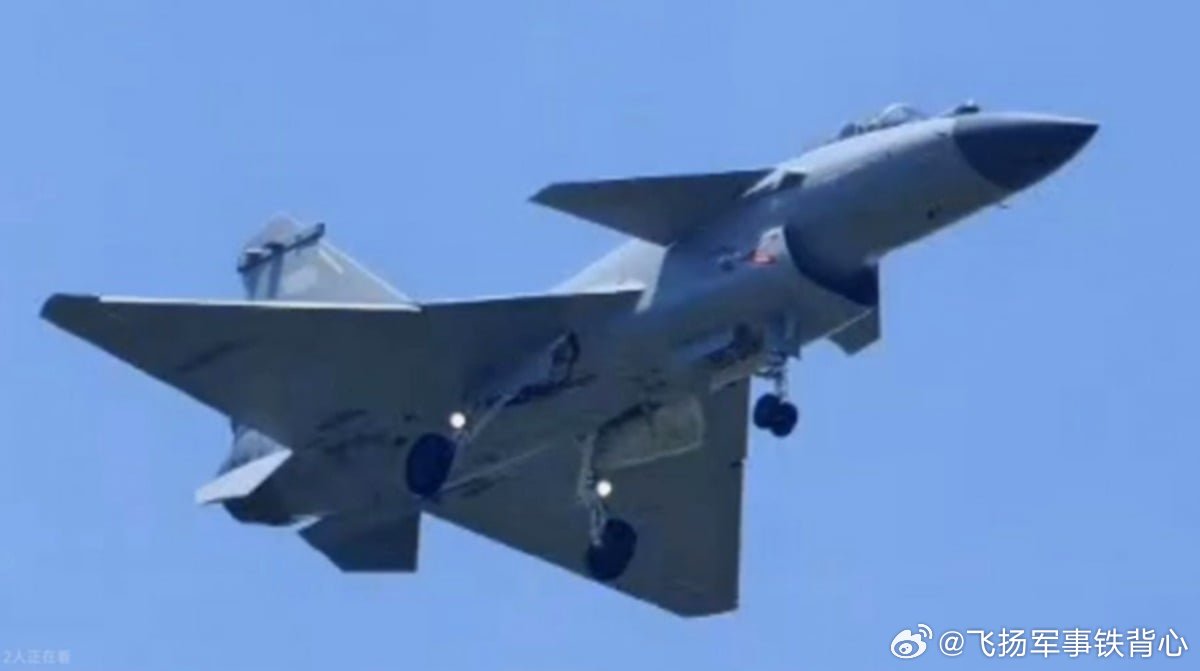 小黄人安德烈亚斯·鲁普雷希特表示：“这可能是乌兹别克斯坦空军J-10CE战斗机首