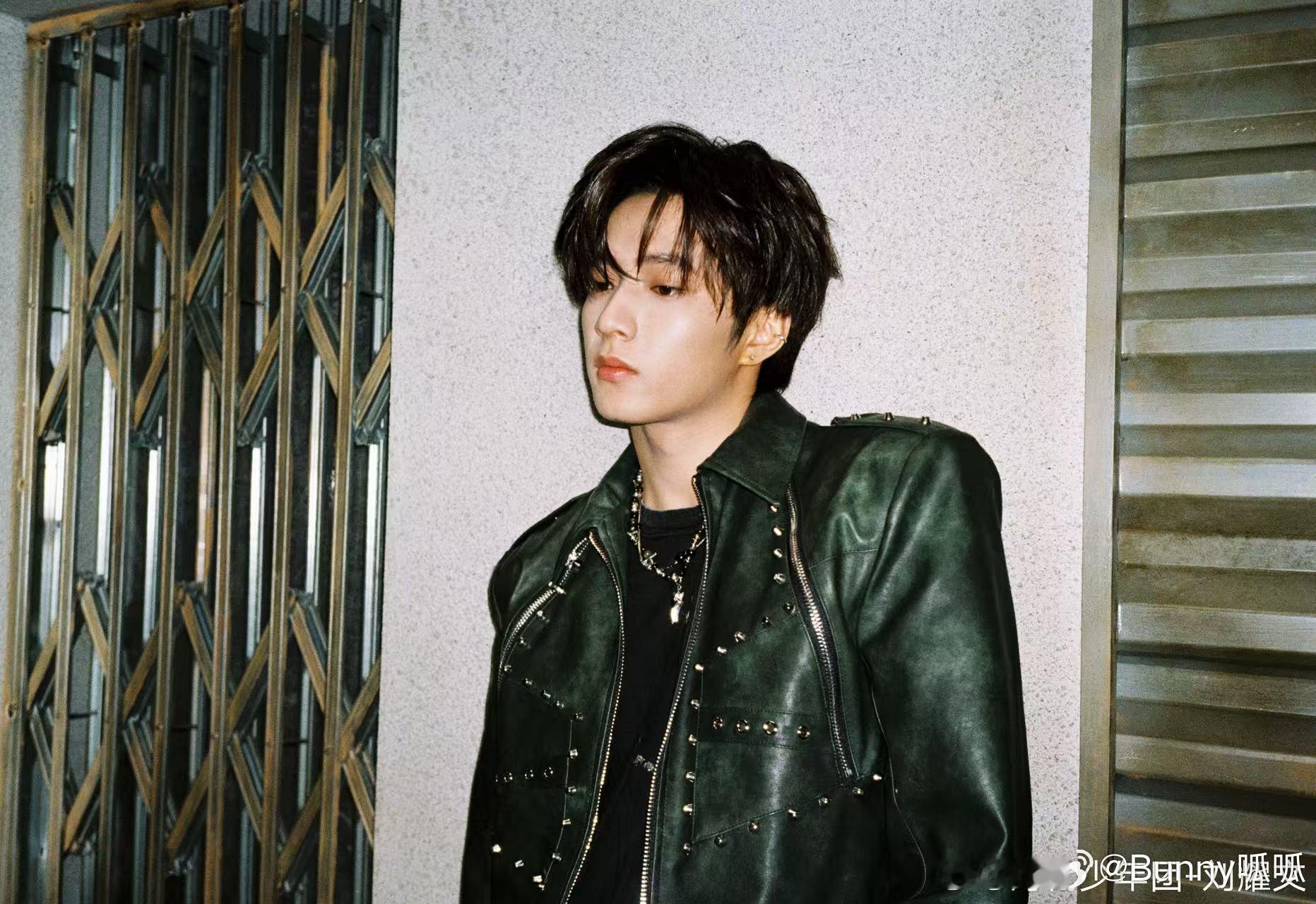 刘耀文就记得张真源吃大餐了 刘耀文从不掩饰自己的吃货心思，坦言对跑男印象最深就是