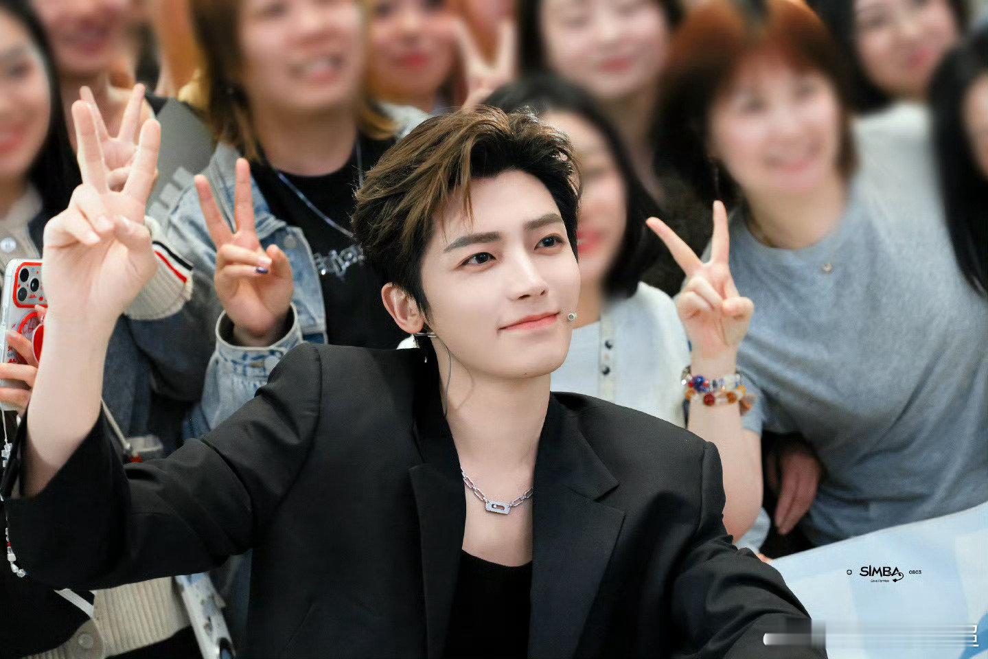 侯明昊状态太好了！帅帅的！ 