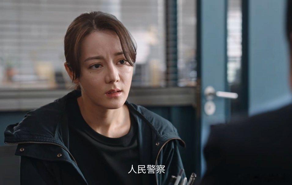 巴粉说我发黑图，抛去滤镜美颜粉丝不承认姐姐了，这是官博发的视频呀 