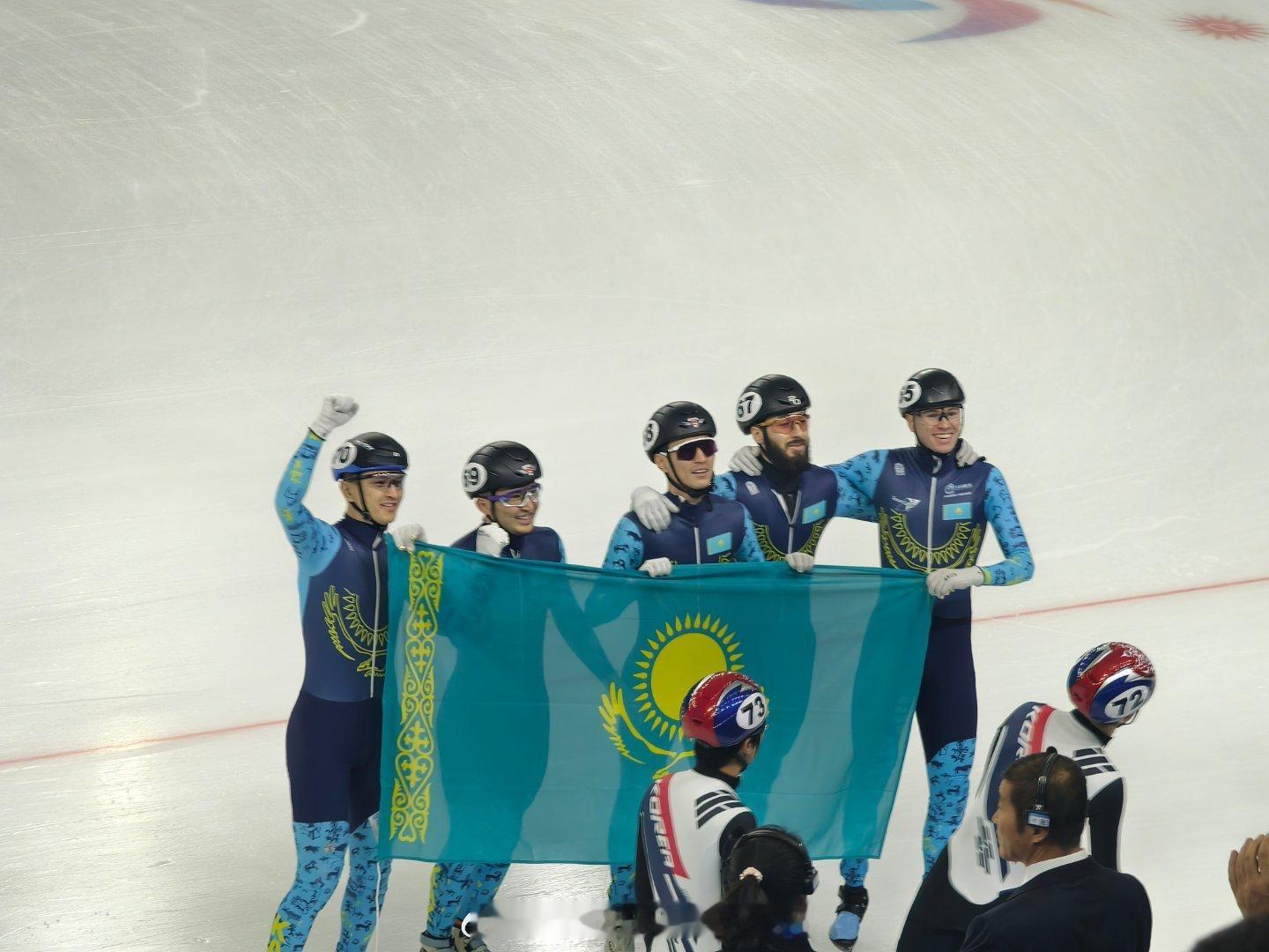 哈萨克斯坦男子接力夺冠  韩国短道队犯规  哈萨克斯坦队历史性的一枚金牌🥇恭喜