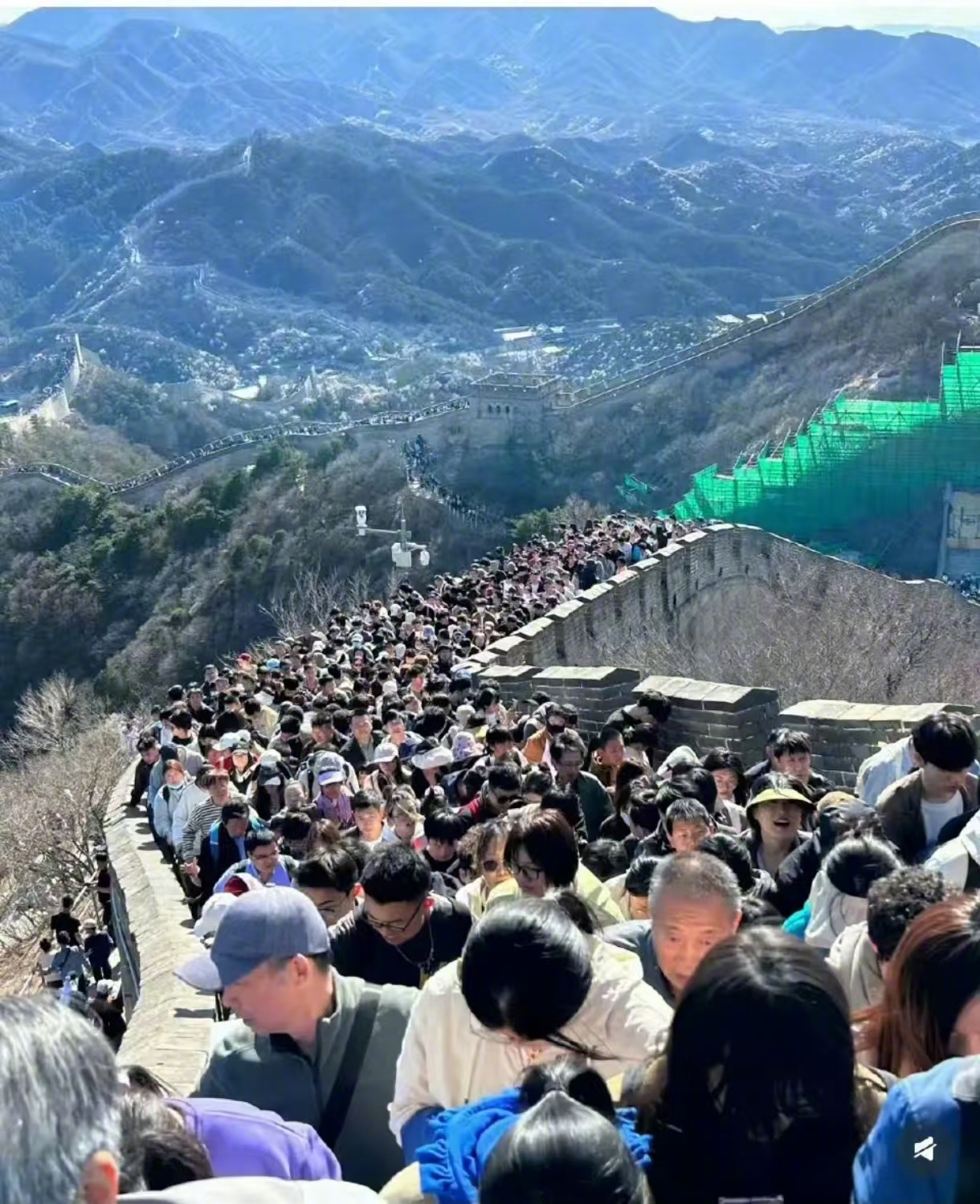 五一的主要收获 ：学会如何在人缝中生存，明天工位试用。 
