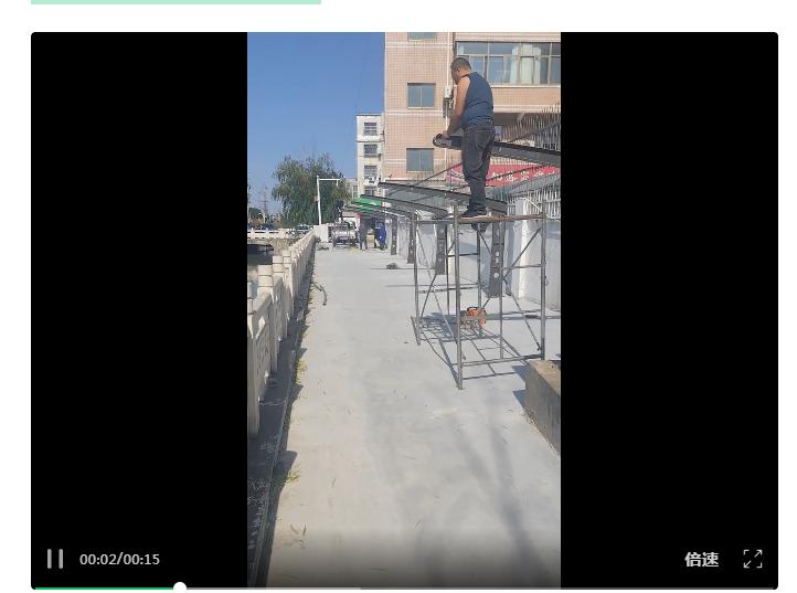 【盐城一农商行被指神通广大，河边公共区域竟能建雨棚？】市民反映：响水农村商业银行