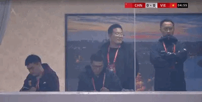 国足主帅邵佳一上任后首次出现在赛场考察熊猫杯出场的国足u22，队里有一部分球员是