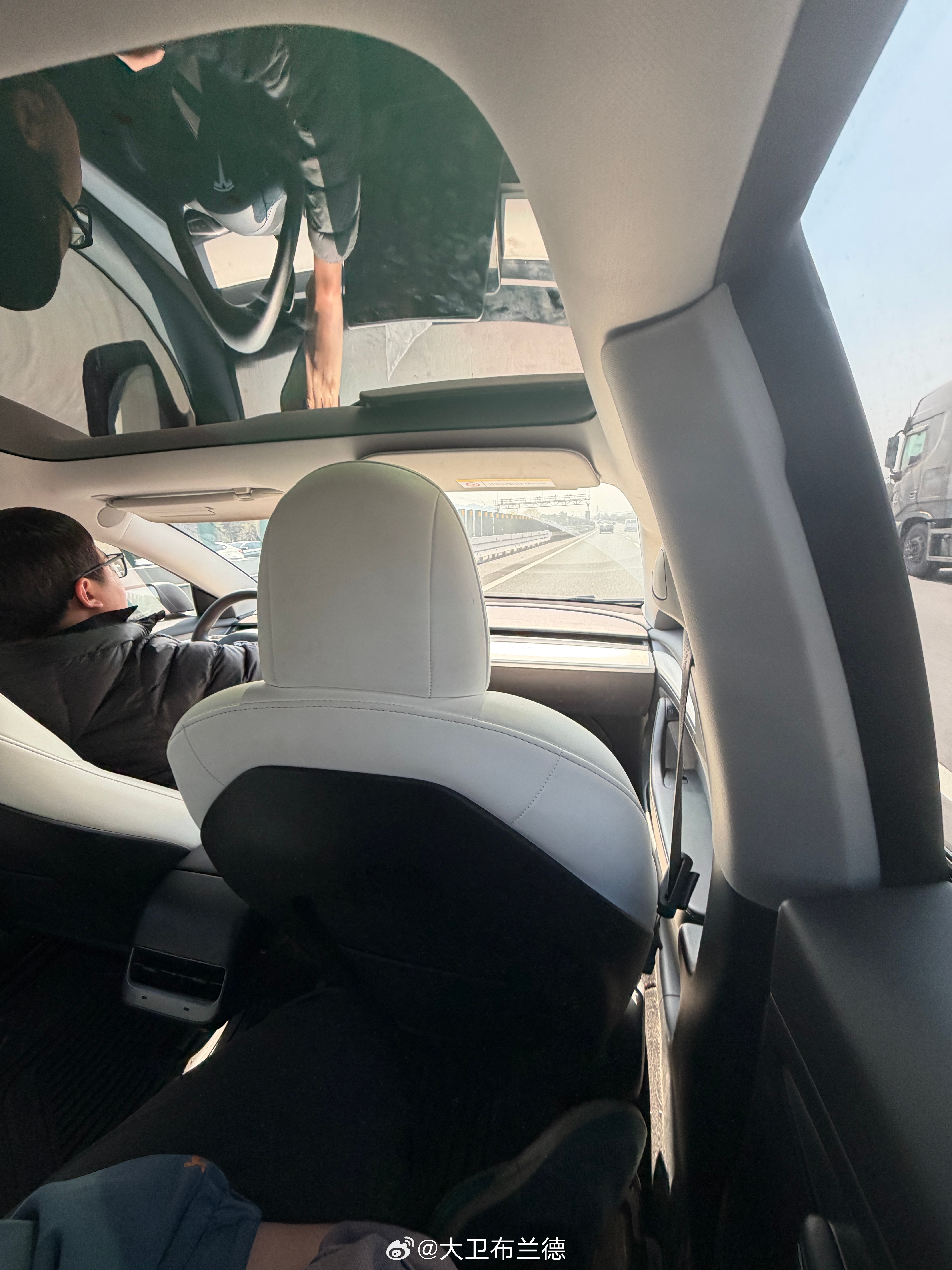 回城顺风车打到一台3p卧槽这个音响真的顶21年的车子吊打现在国产这些花里胡哨 杭