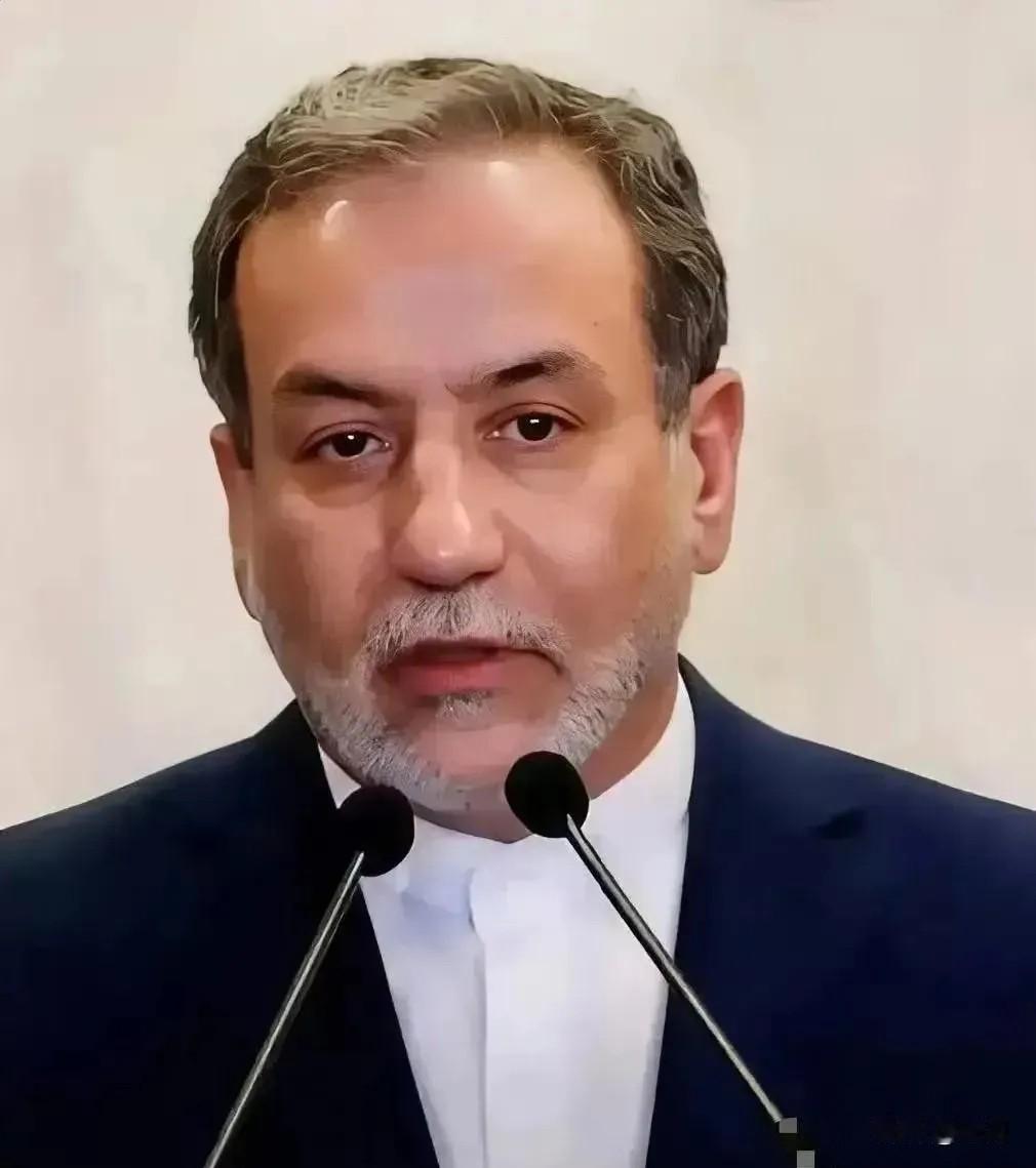 伊朗外长深夜突访巴基斯坦！

2026年4月24日，巴基斯坦消息人士向新华社透露