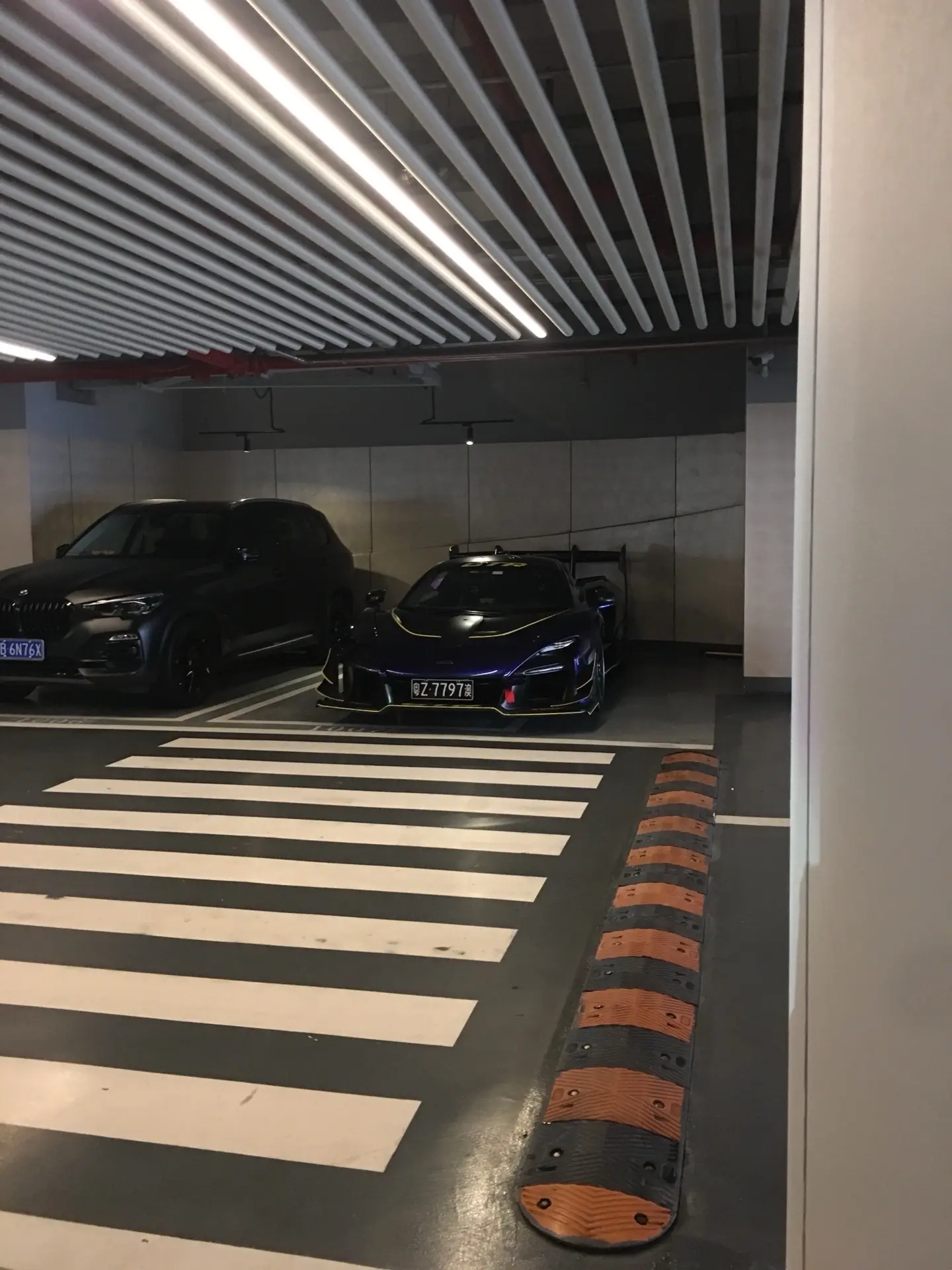 恭喜人字拖喜提塞纳GTR