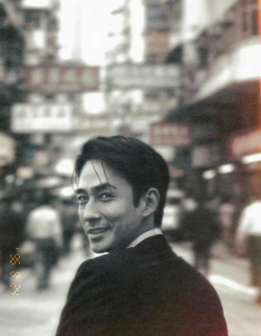 我以后不用坚强了 因为
我 的 强 来 了（我就要这个万梓强）
太好看了 ，这个