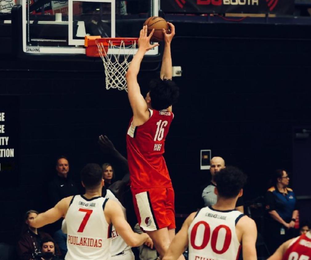 杨瀚森G联赛首秀惊艳！砍20+7+7全能数据，加时惜败太遗憾！
北京时间2025