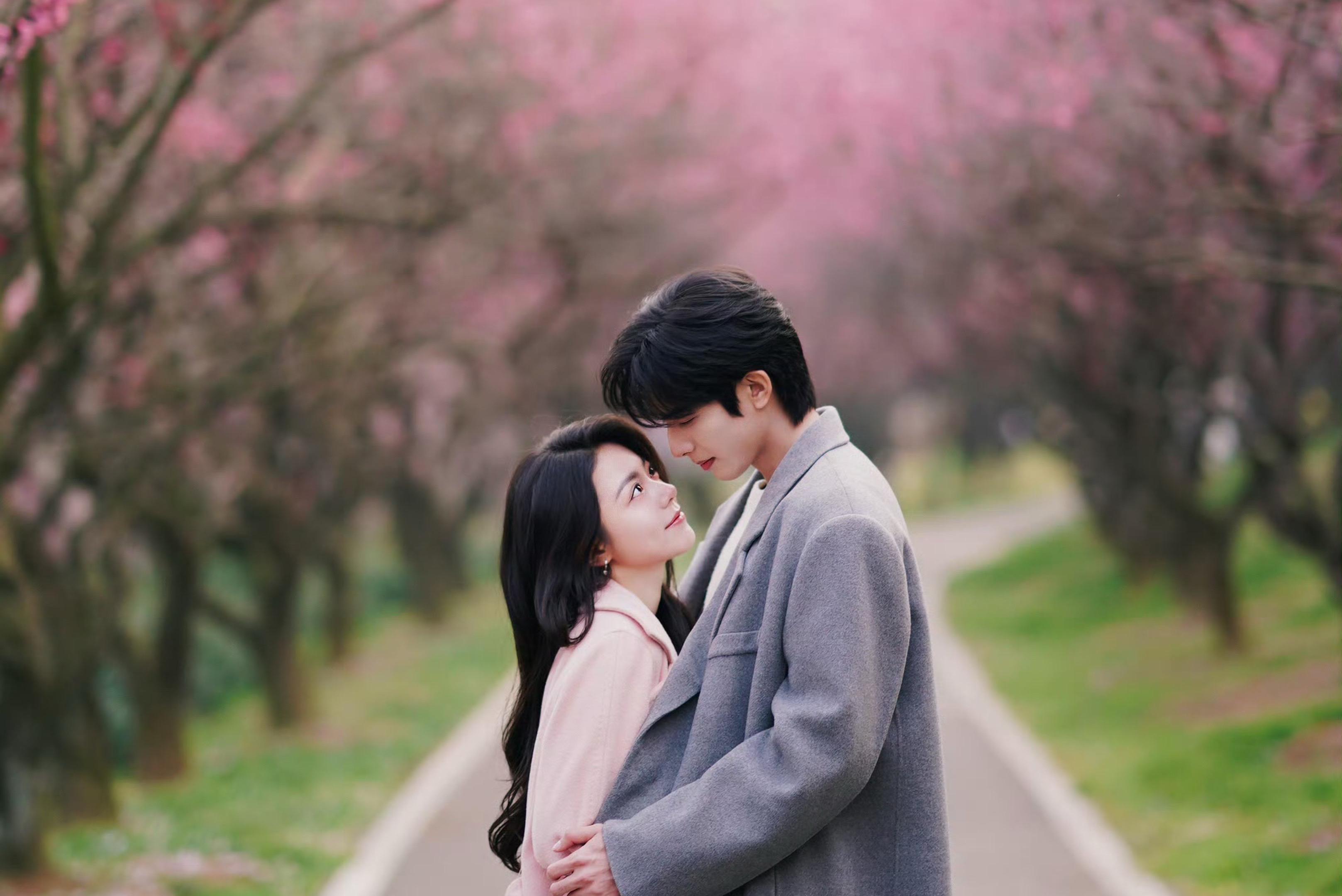 梅花树下的你们🥰。