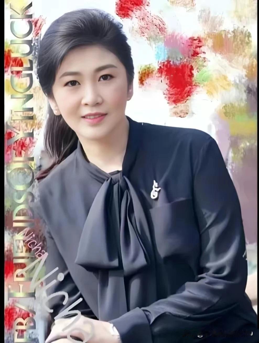 她长得很清纯，也没有什么让人看一眼就忘不掉的那种特殊印记，却是耐看型的，这位美女