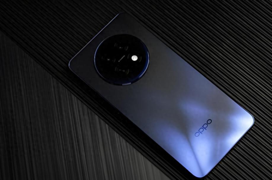 买手机别高估克制！256GB真能撑四年？
买手机时，很多人都会栽在同一个坑：高估