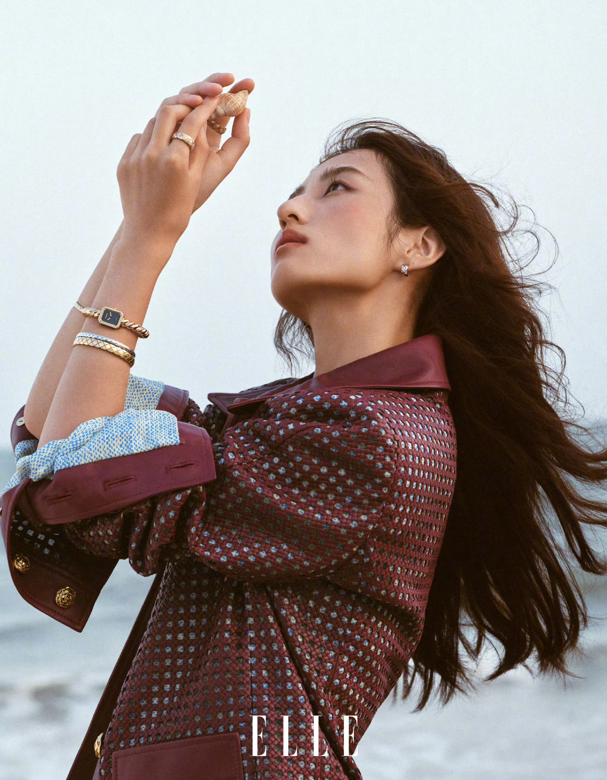 张子枫｜张子枫ELLE11月刊封面张子枫ELLE11月刊封面和内页大片。张子枫身