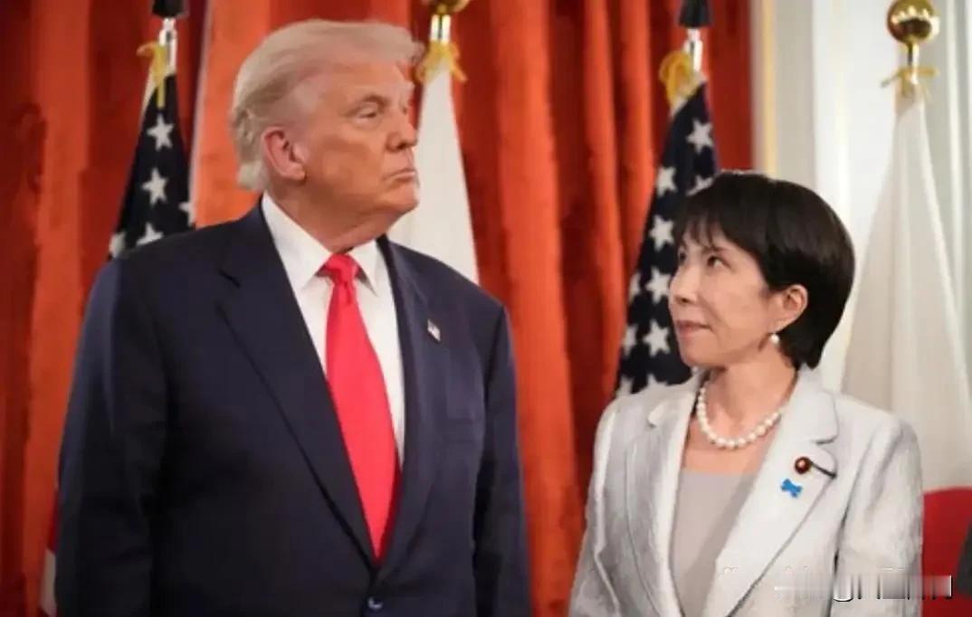 美加贸易战火燃起，表面看是美加两国博弈，可真正被揍得鼻青脸肿的，反而是日本。
8