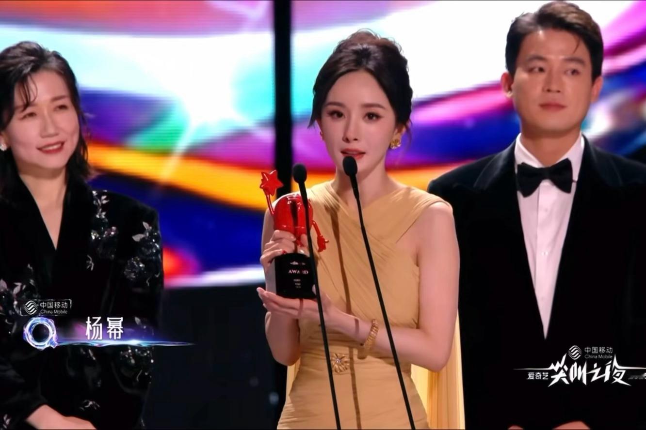 恭喜年度剧王《生万物》🏆“特别开心俺们田间地头的故事，可以走进千家万户，也愿这