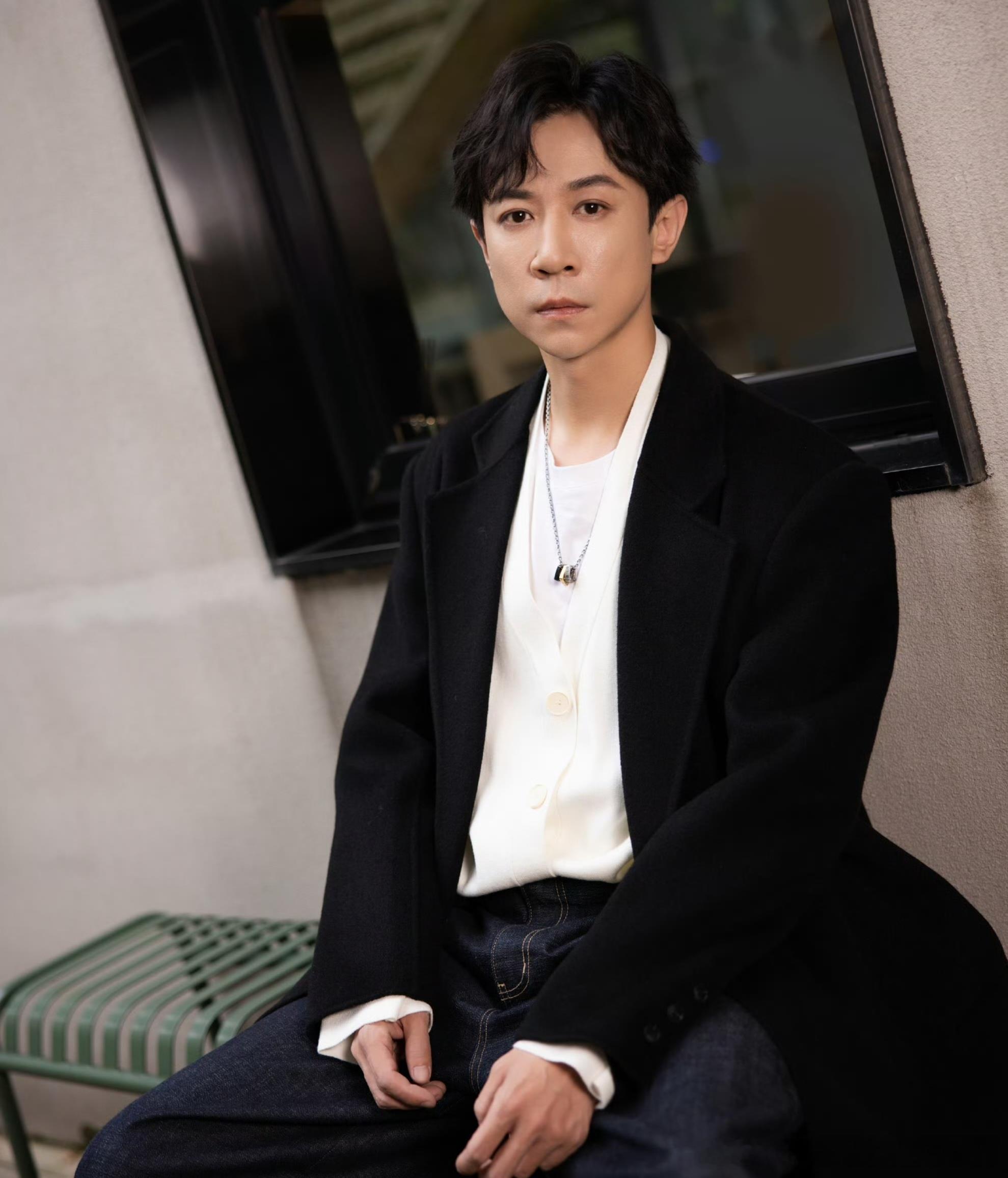 张维伊六十岁的时候会和孔庆三、俞立文、曹培昌这几位老演员比较像，你感受一下。 ​