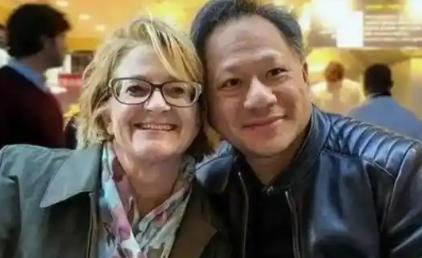 怪不得有这么一种说法，说华人如果和白人结婚，不出三代，基本就看不到华人的模样，英