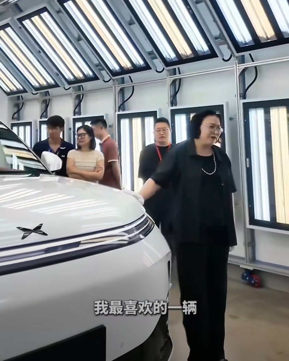 王凤英放话：干了30多年SUV，小鹏G9L是她最喜欢的一辆，没有之一！又体面又舒