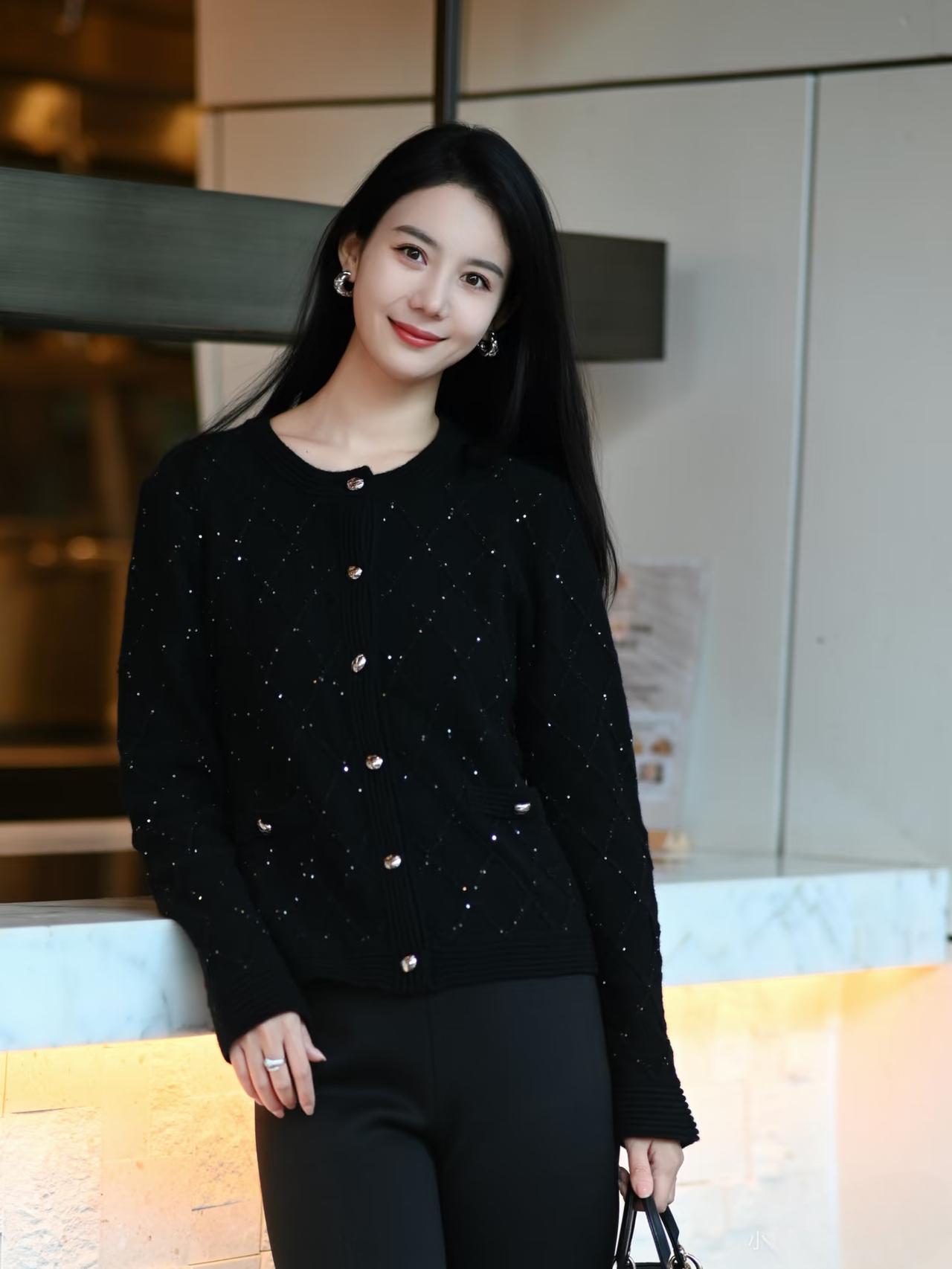 优雅黑衣丽人，闪耀星点，都市时尚风，温婉优雅知性气质！