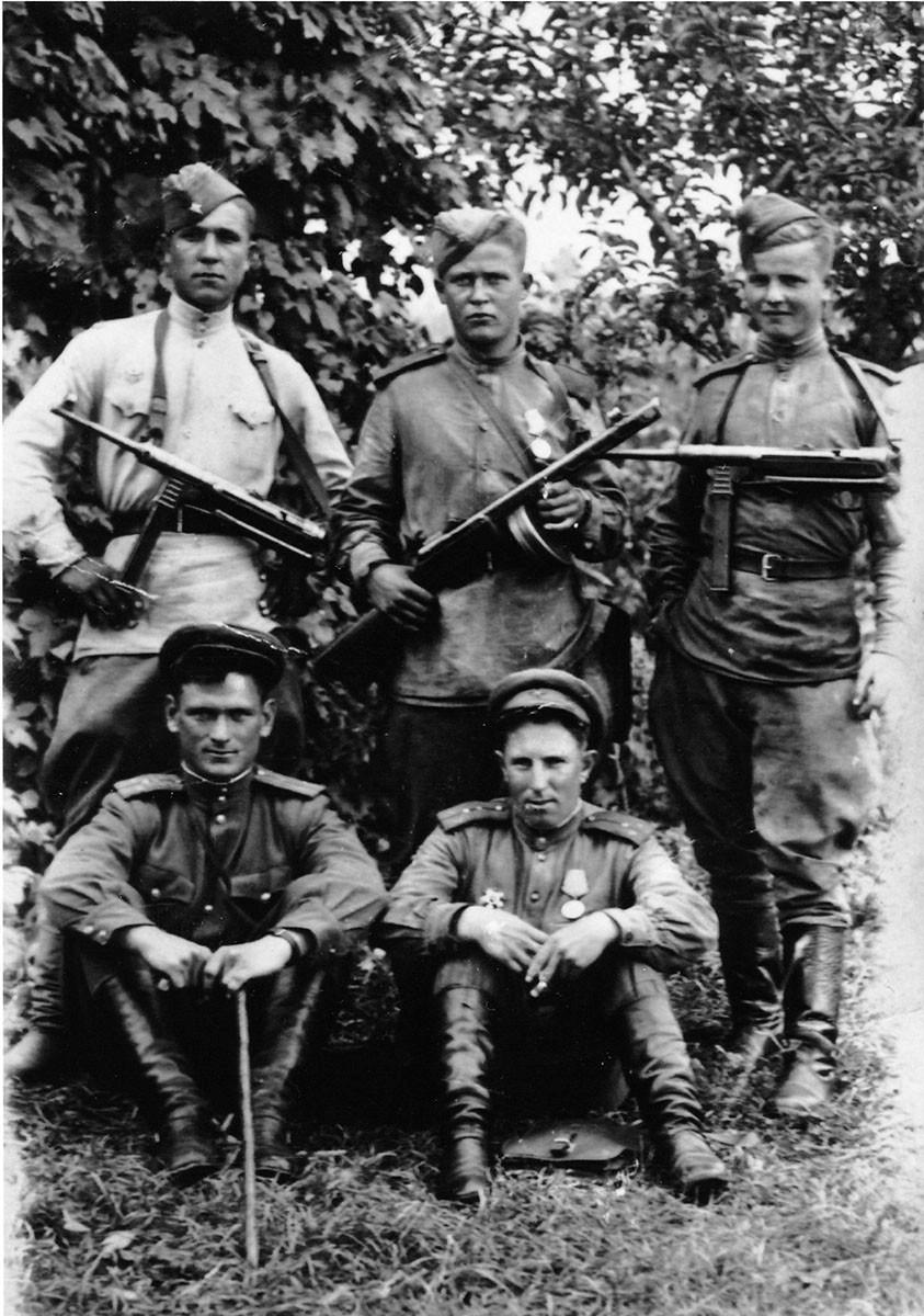 1944 年，波罗的海地区。苏军第 279 步兵师第 1003 步兵团营长巴拉舍