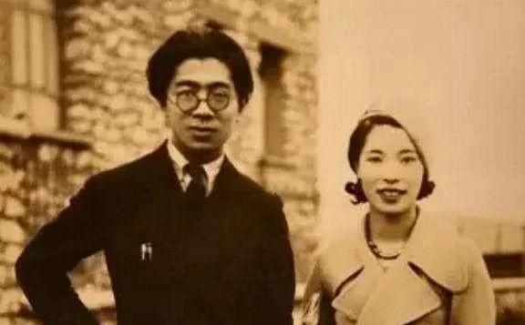 一天，常书鸿像往常一样抱起儿子要回家，儿子却说：“爸爸，现在不能回家。妈妈说叔叔