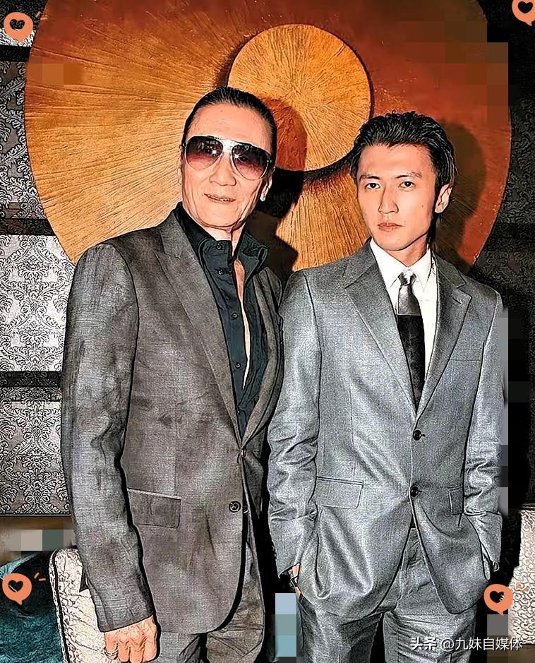 谢霆锋这辈子最遗憾的，
应该是他爸爸去世，
他还在内地筹备工作，没赶到回来见谢贤